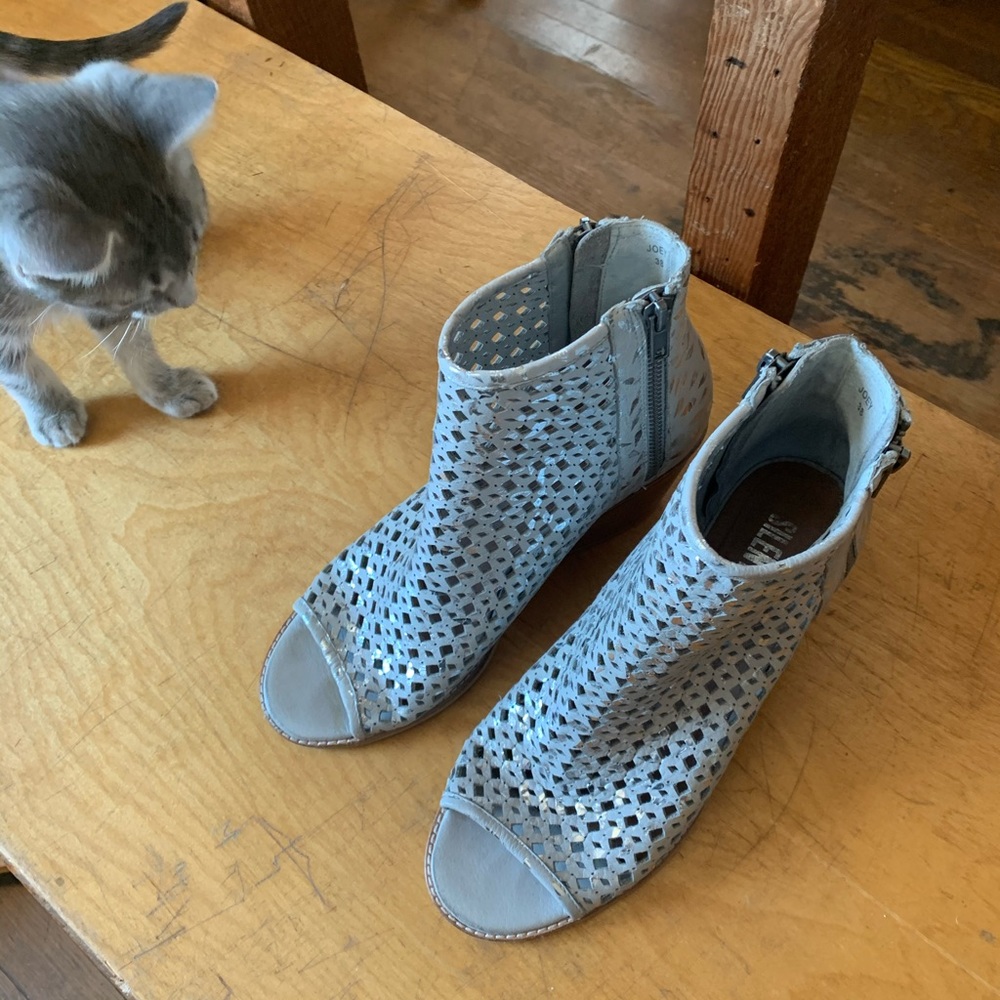 ANTHROPOLOGIE Silent D Silver Caged Sandals